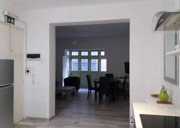 St Nicholas Apartment *