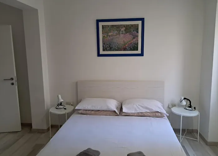 St Nicholas Apartment *